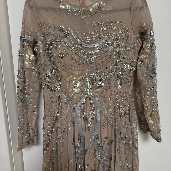 NWT | Mac Duggal 5217 Nude Elegant Sequin Embellished Cream Gown Size 4 - Picture 5 of 12